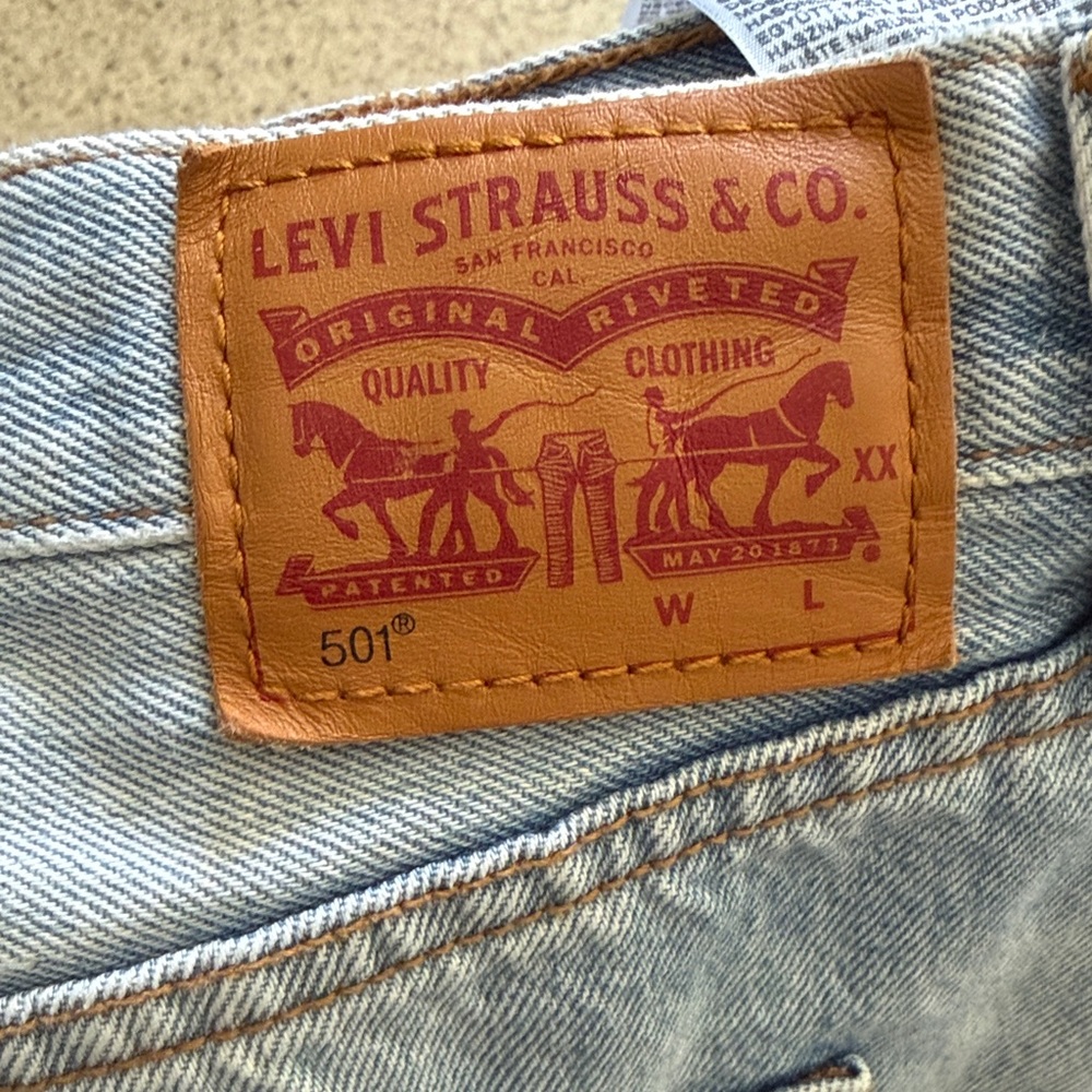 Levi's Classic Light Blue Jeans
